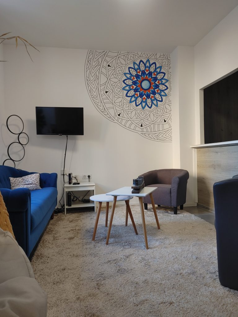 54C23F82-D3B0-444D-B4B0-A6DF5CE92469